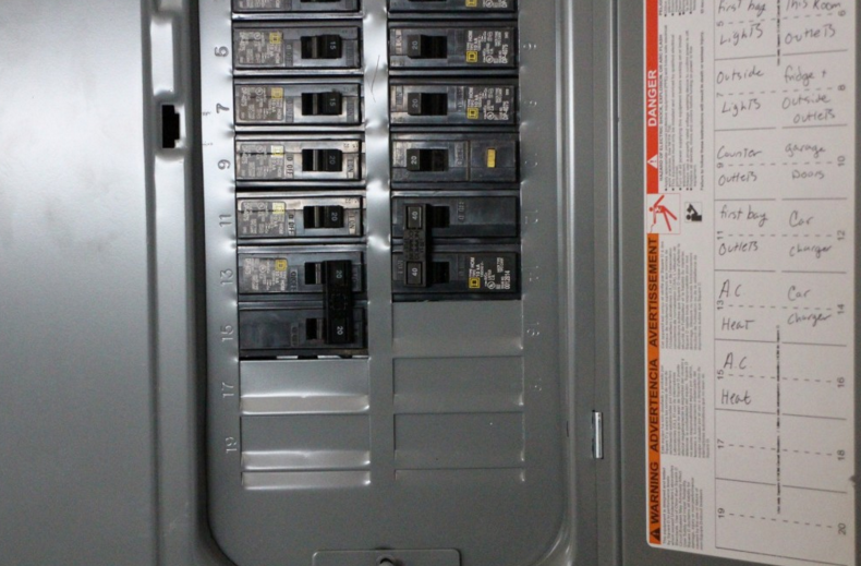 Installation et assurance d'une borne de recharge électrique - MAAF