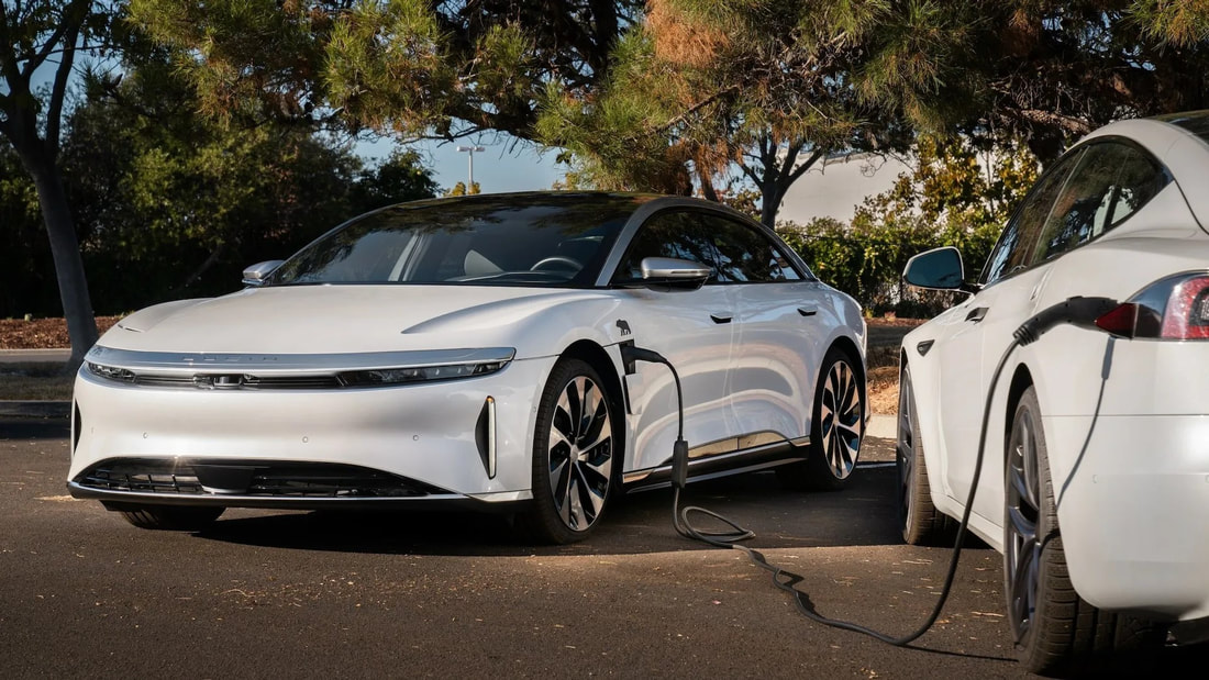 Cette station de recharge ultra-puissante pour voitures électriques  est-elle vraiment autonome en énergie ?